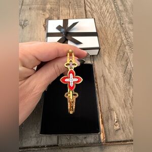 NWOT Gold Fashion Bracelet.